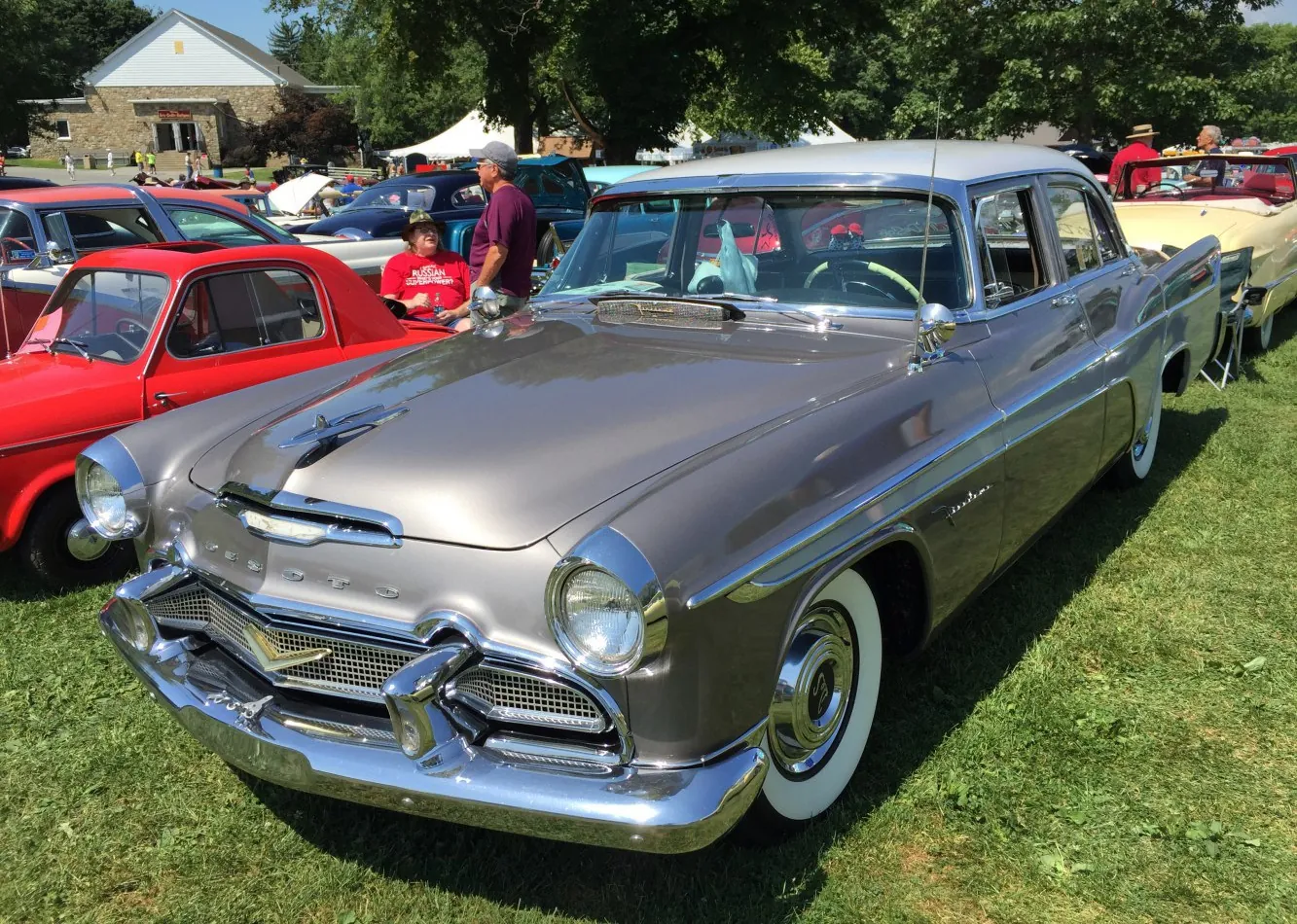 DeSoto Firedome II Four-Door Sedan (facelift 1956)