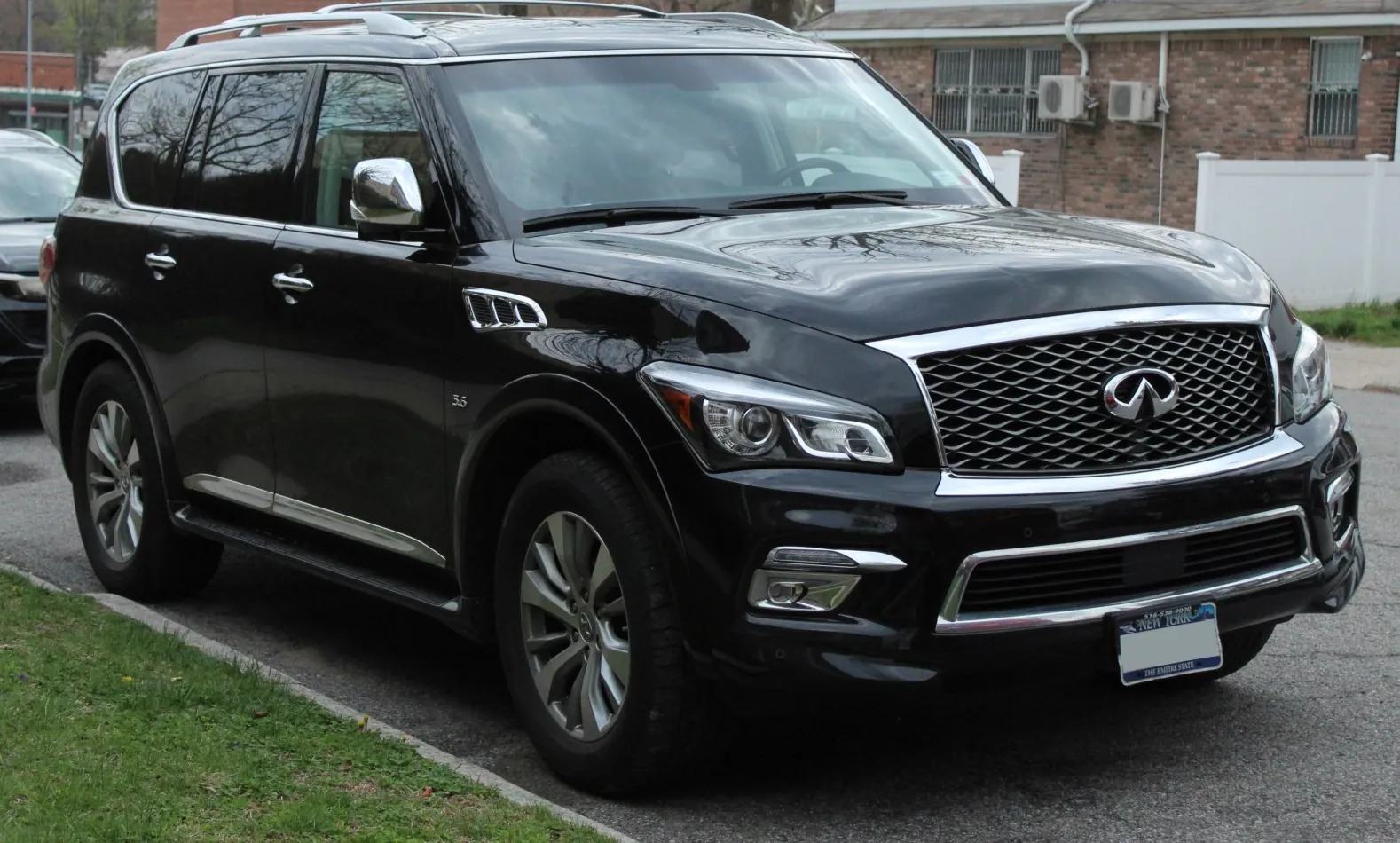 Infiniti QX80 (Z62)