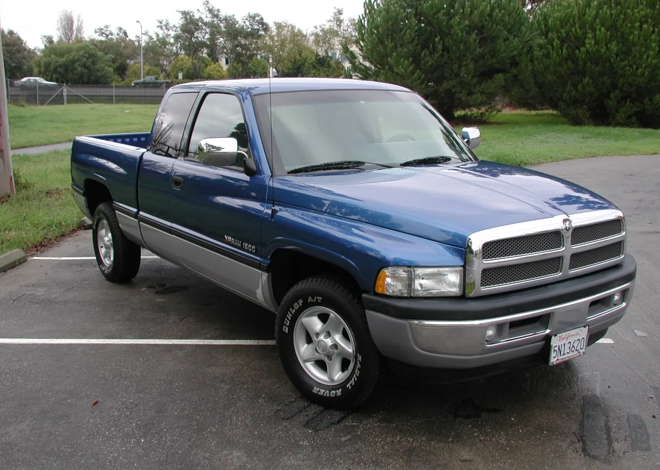 Dodge Ram 1500 Club Cab Short Bed (BR/BE)