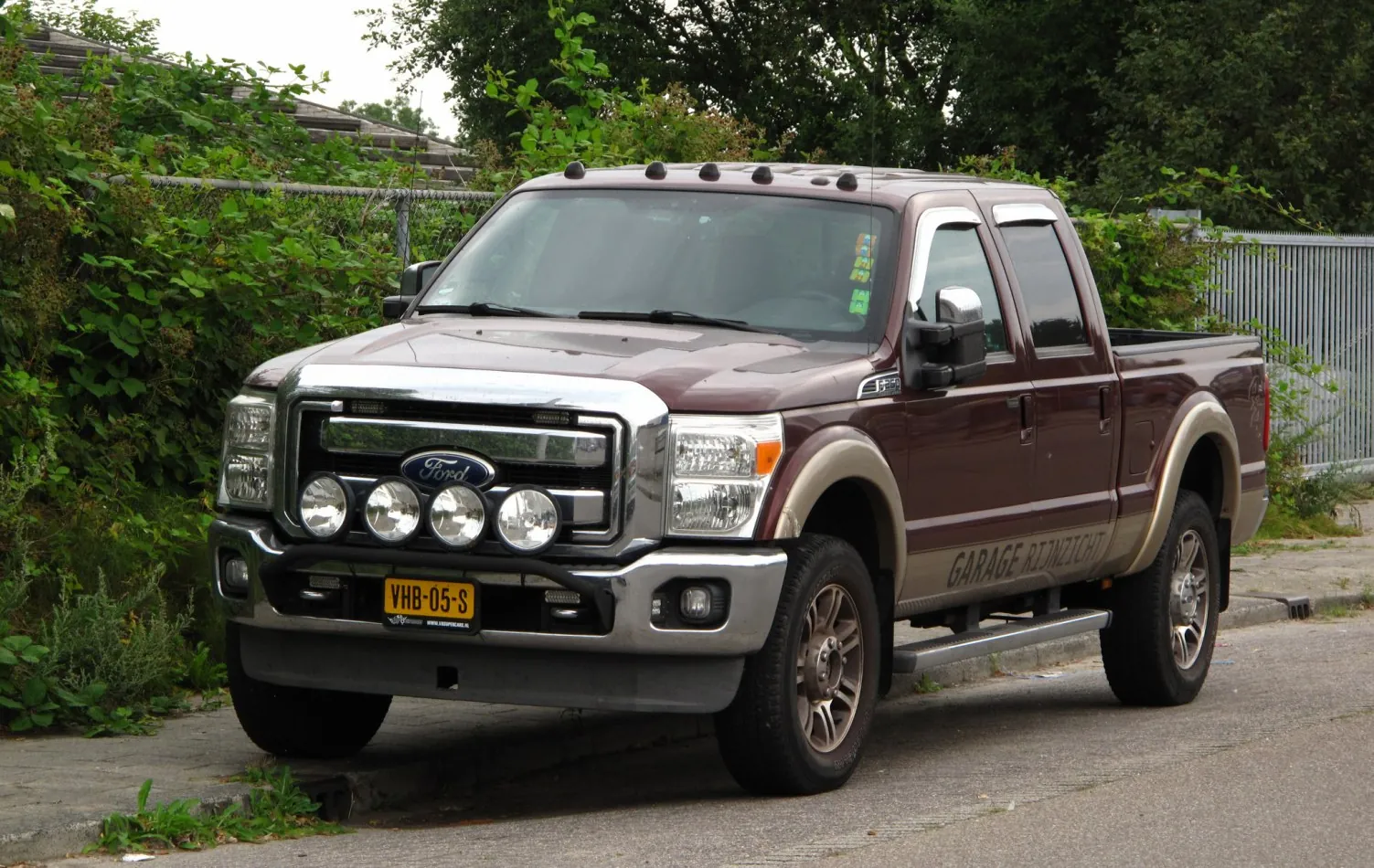 Ford F-250 Super Duty III Crew Cab Short box