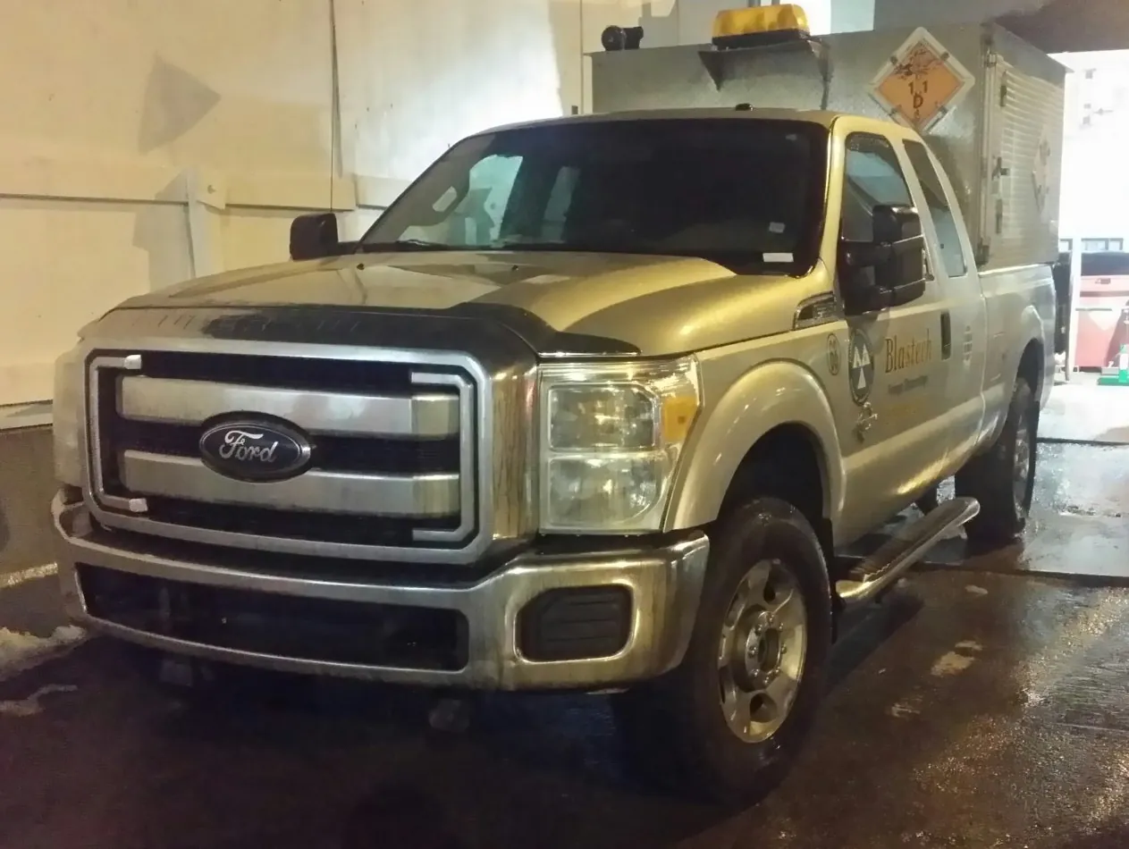 Ford F-350 Super Duty III Super Cab Short box