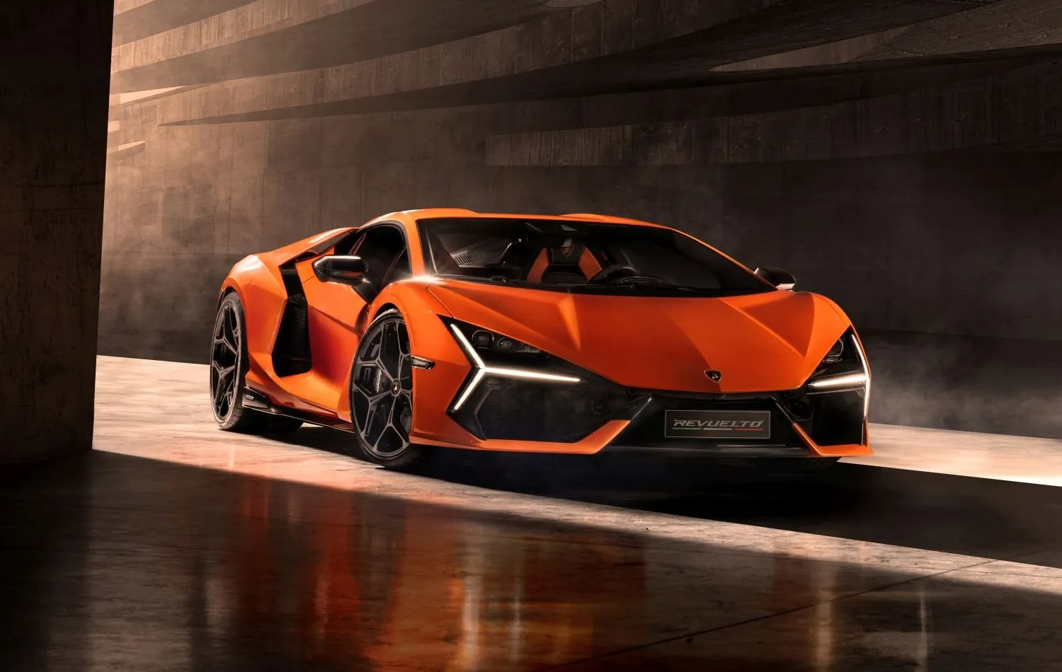 Lamborghini Revuelto (LB744)