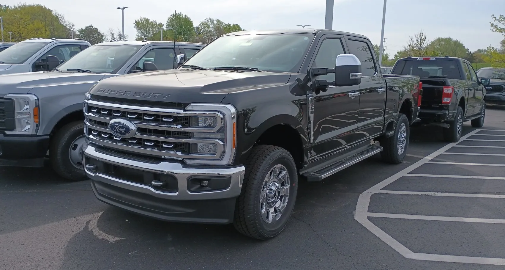 Ford F-350 Super Duty V Crew Cab Short box