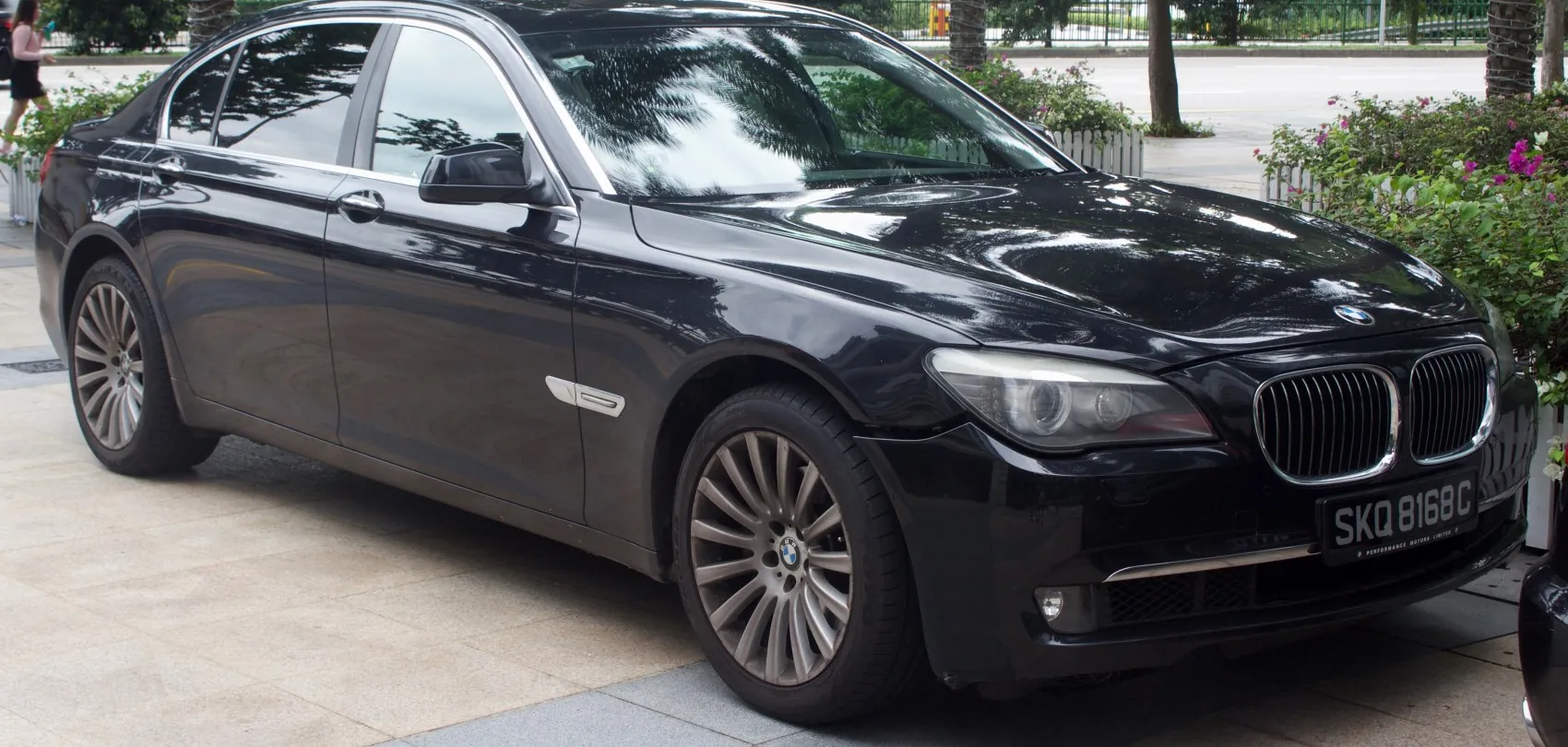 BMW 7 Series Long (F02)