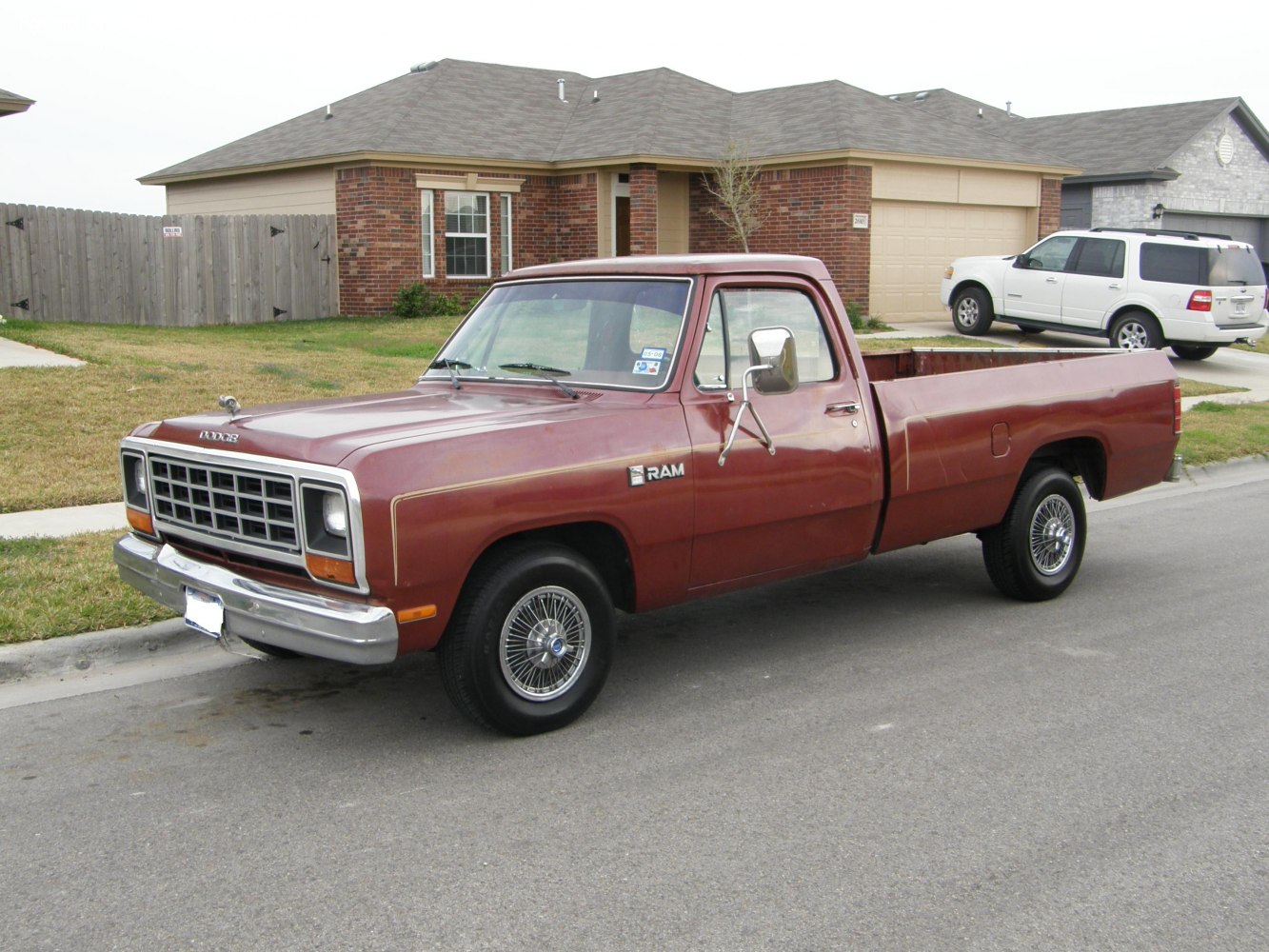 Dodge Ram 250 Conventional Cab Long Bed (D/W)