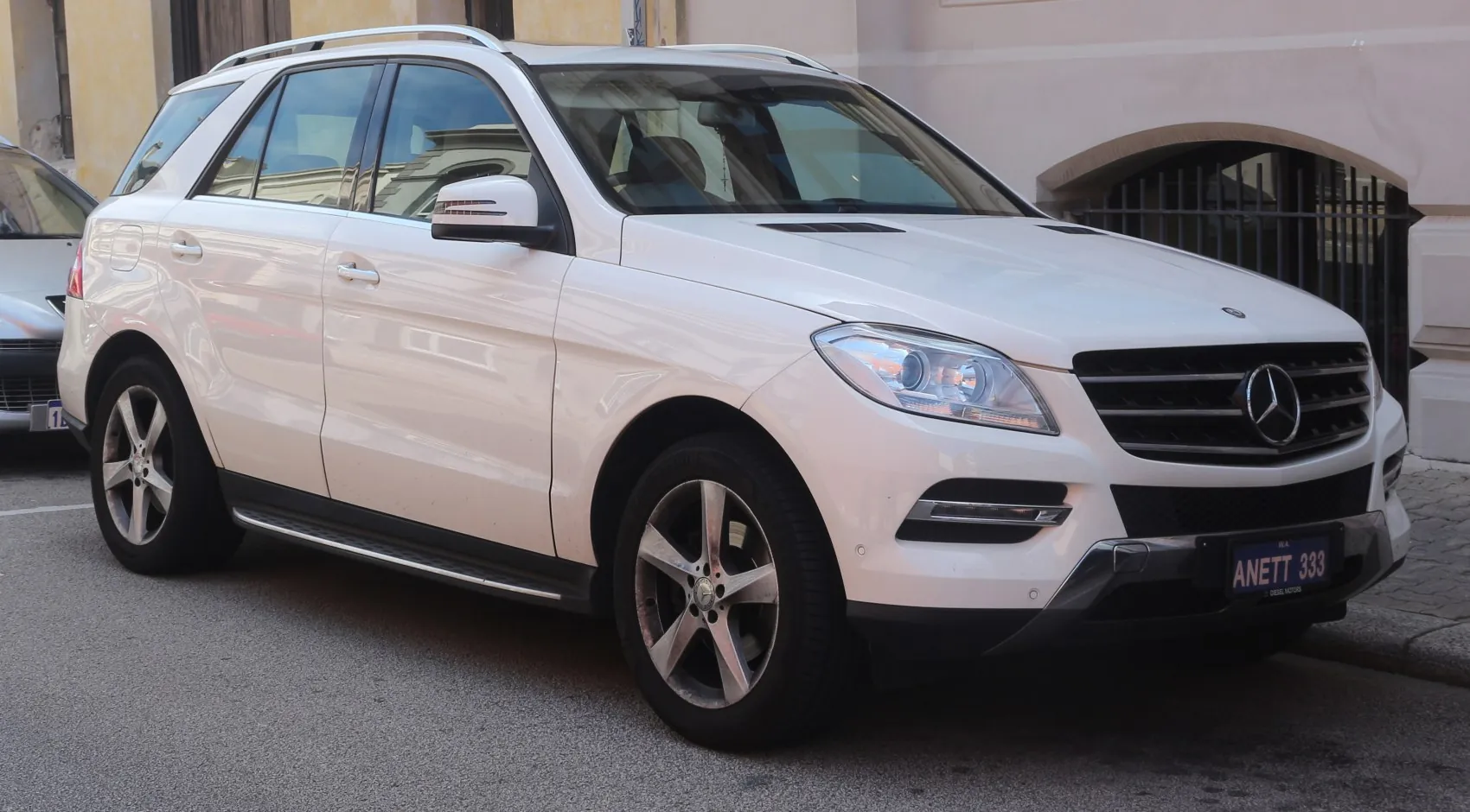 Mercedes-Benz M-class (W166)