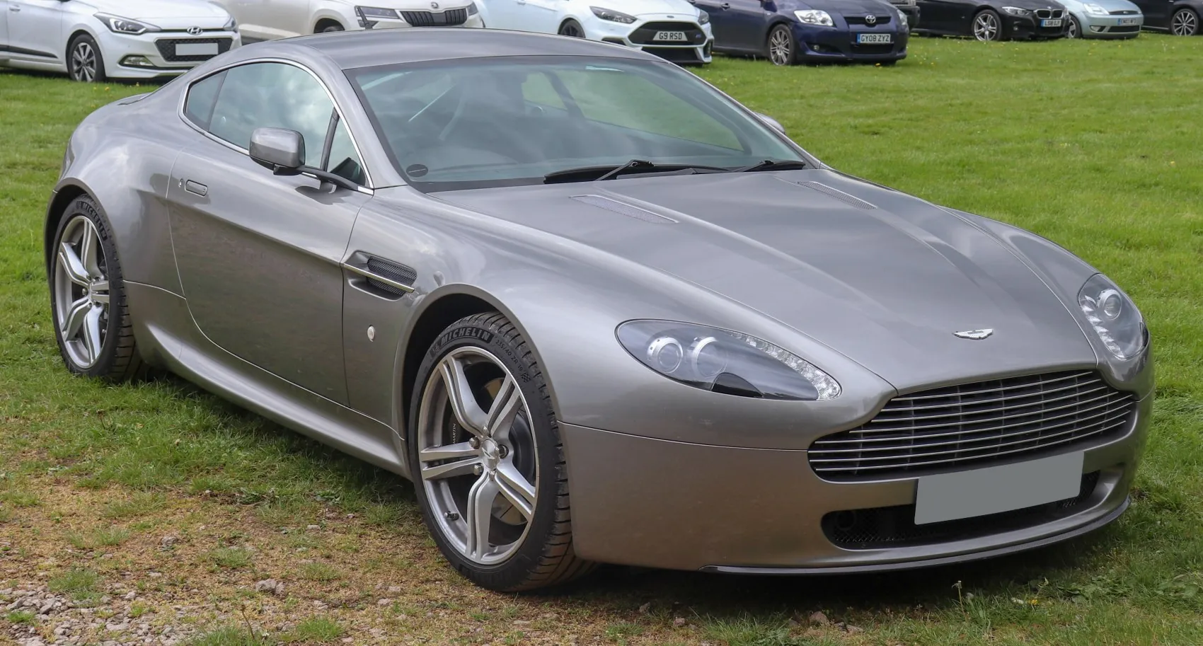 Aston Martin V8 Vantage (2005)
