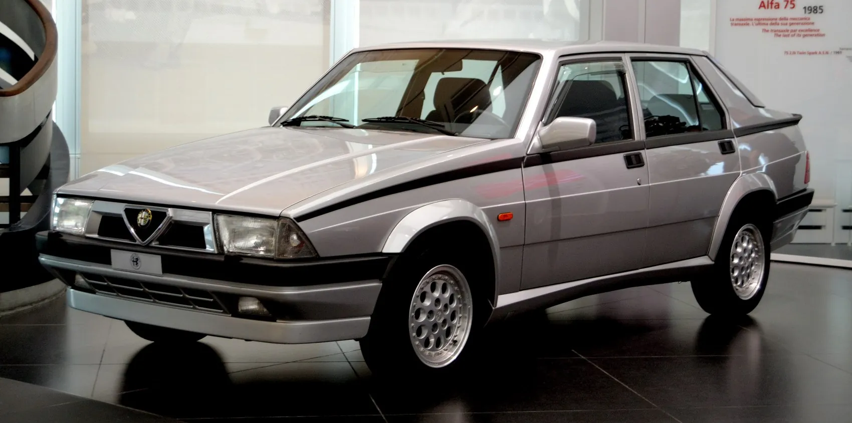Alfa Romeo 75 (162 B, facelift 1988)